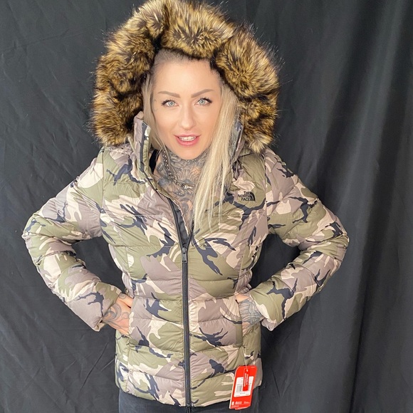 Brand New North Face camo bomber - Picture 3 of 6